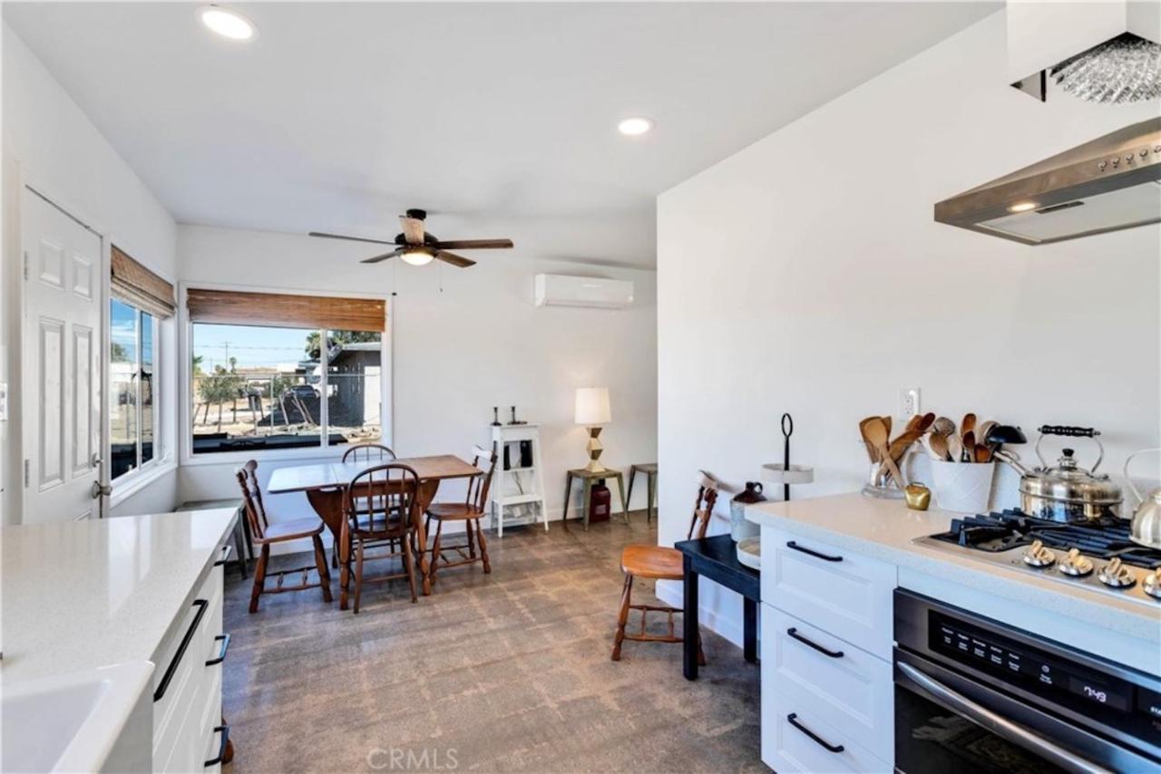 Cozy Fresh Desert Hideaway, 5 Mins To Joshua Tree Twentynine Palms Bagian luar foto