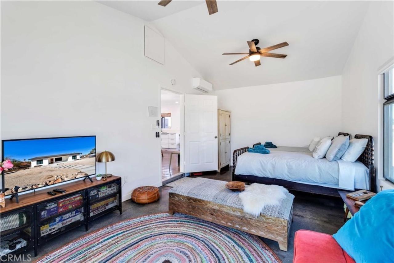 Cozy Fresh Desert Hideaway, 5 Mins To Joshua Tree Twentynine Palms Bagian luar foto